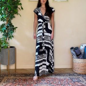 Black and white printed maxi dress with belt
